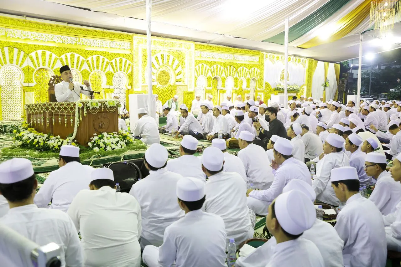 Eri Cahyadi dan Ribuan Bonek Dzikir untuk Pahlawan