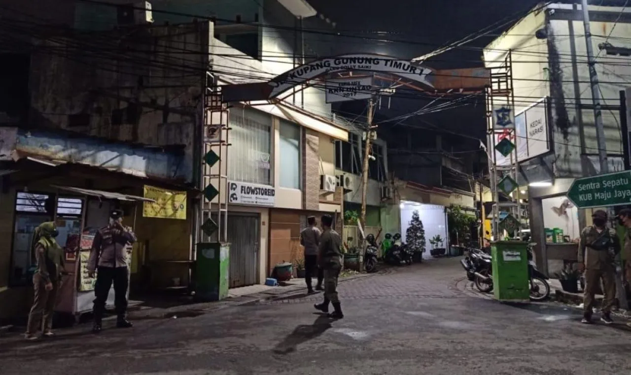 Polisi Gerebek Kos dekat Dolly, Ada Apa?