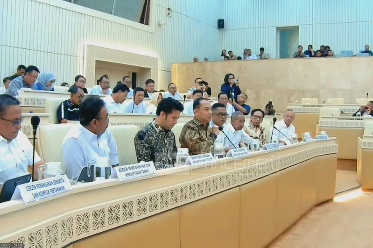 .Wali Kota Eri Kawal Kasus Pemblokiran Tanah Warga Surabaya, Komisi II DPR RI Siap Beri Solusi