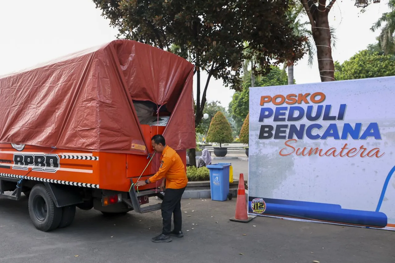 Surabaya Kirim Bantuan 2,2 Ton Beras dan Rp194,9 Juta bagi Korban Bencana di Sumatera