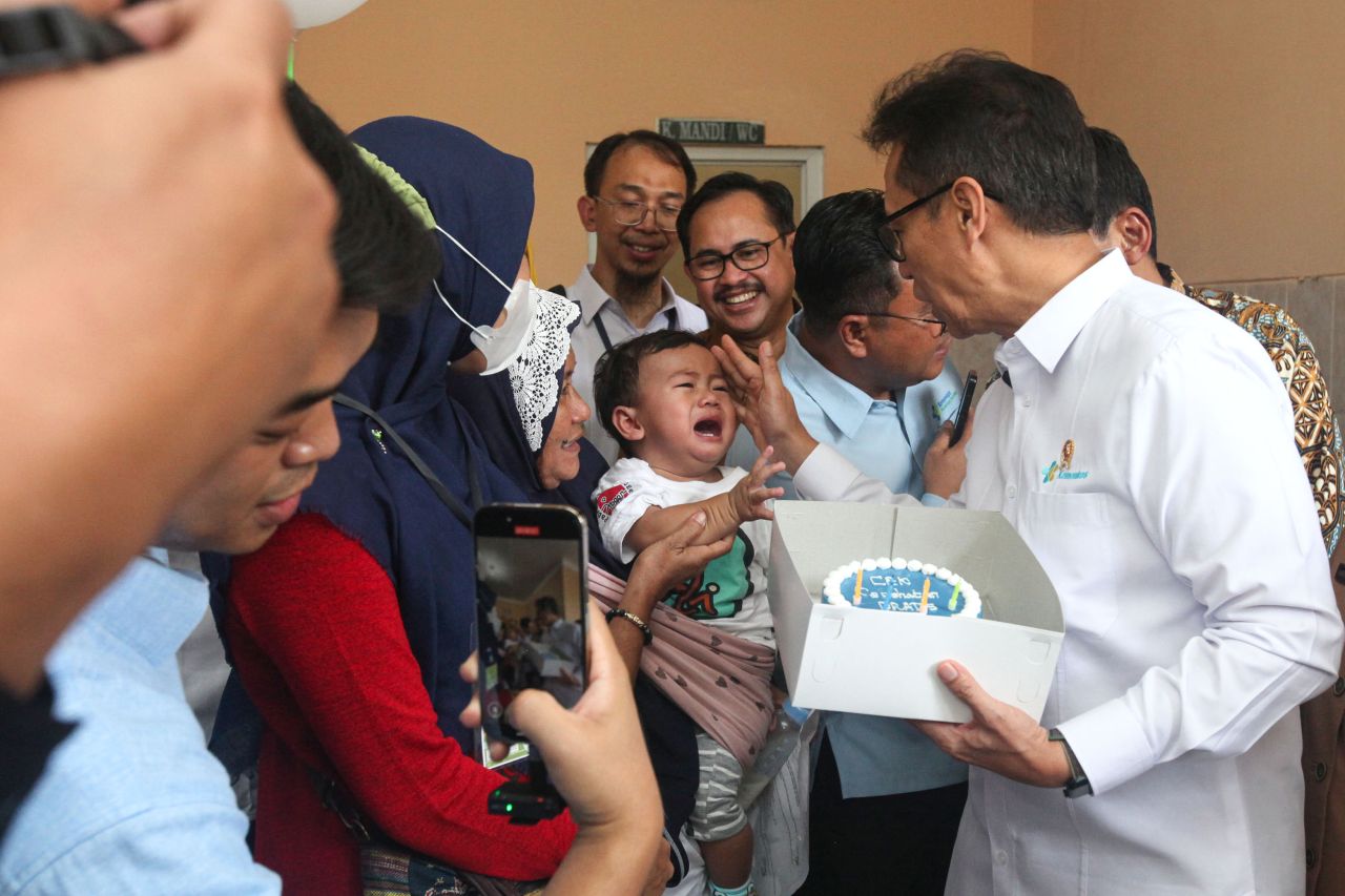 Menkes Budi Tinjau Pelaksanaan Cek Kesehatan Gratis Ultah di Surabaya