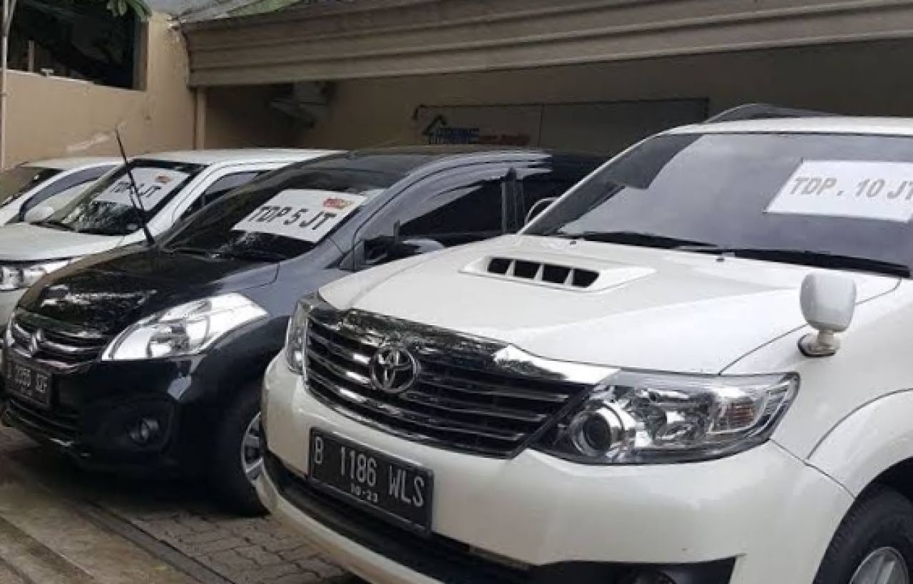 Foto: Mobil Bekas di Show Room bisa diangsur bulanan (ilustrasi)