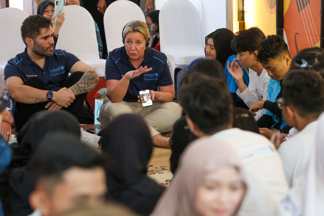Qantas dan UNICEF Australia Tinjau Langsung Layanan Anak di Surabaya