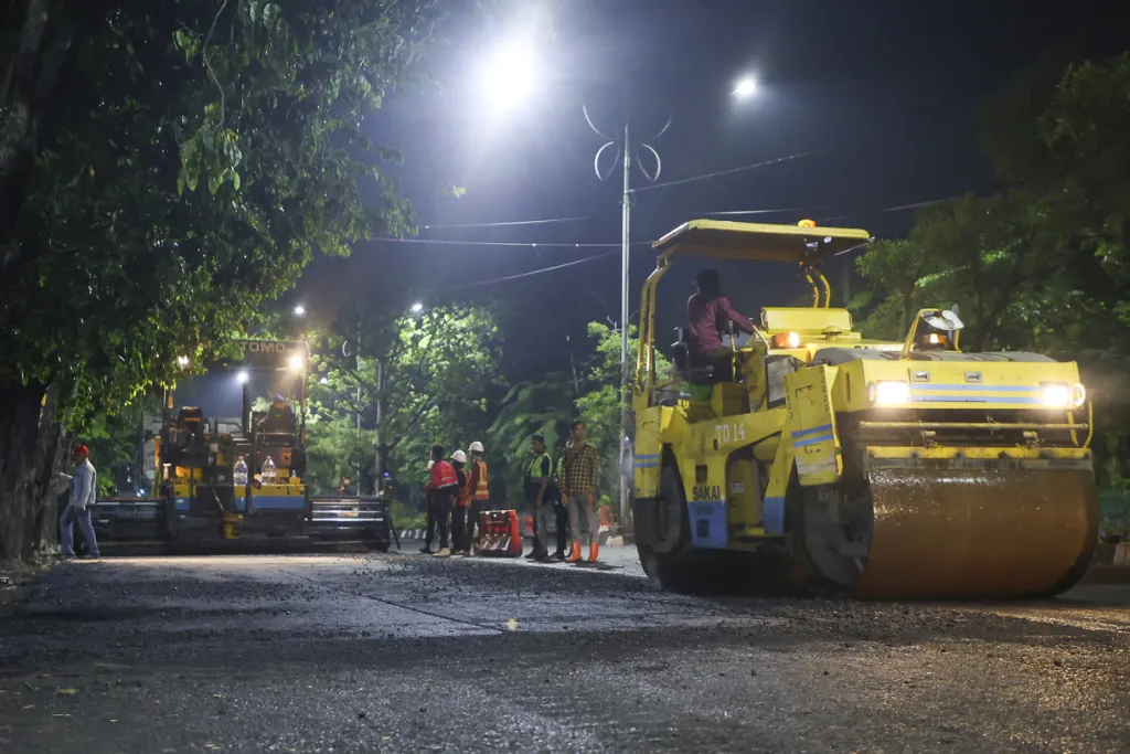 9 Tim Satgas DSDABM Diterjunkan Tangani Jalan Berlubang di Surabaya