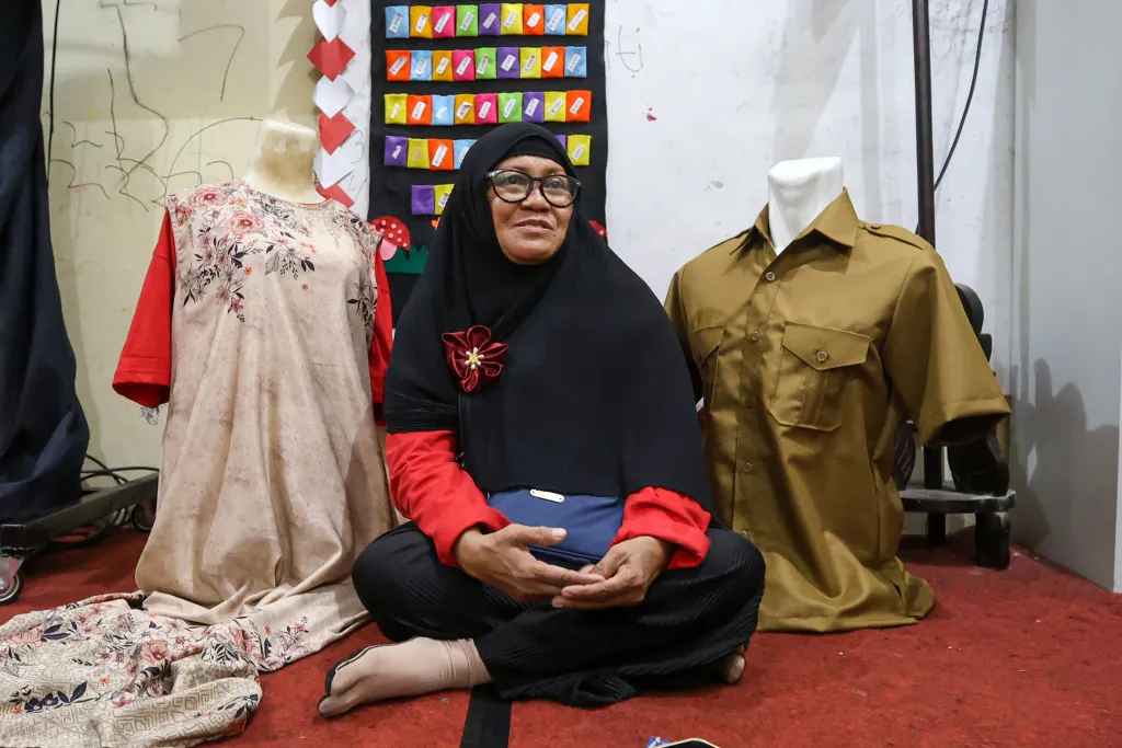 Bangkit dari Keterpurukan, Warga Surabaya Temukan Harapan