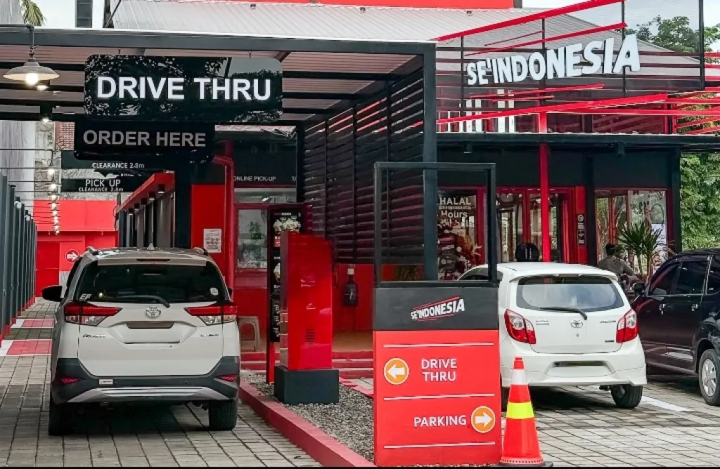 Se’Indonesia Buka Drive-Thru Pertama di Surabaya