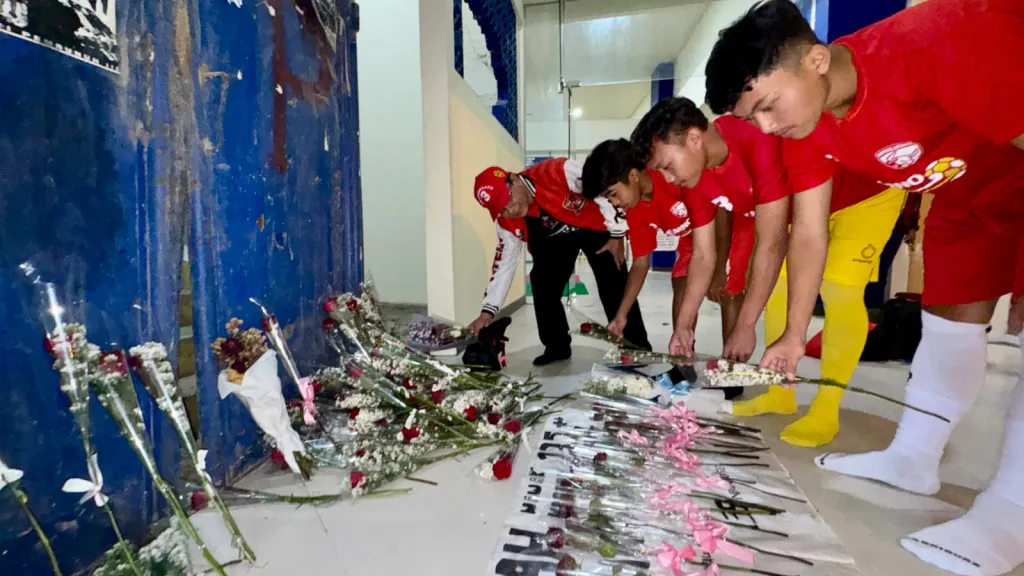 Seleksi Banteng Jatim FC Diawali Tabur Bunga di Stadion Kanjuruhan