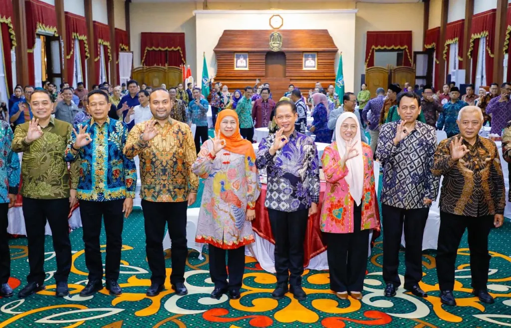Wali Kota Eri Cahyadi Bersama Gubernur Jatim Teken PKS PSEL