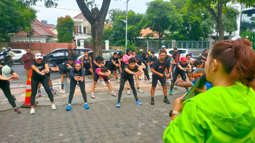 20+ Komunitas Tumpah Ruah! City Touchdown Jadi Pemanasan Seru Suroboyo 10K