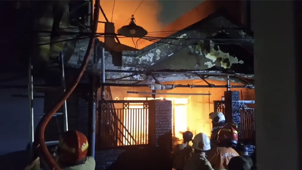 Cas 3 Baterai Motor Listrik, Nenek dan Cucu di Surabaya Tewas Terbakar