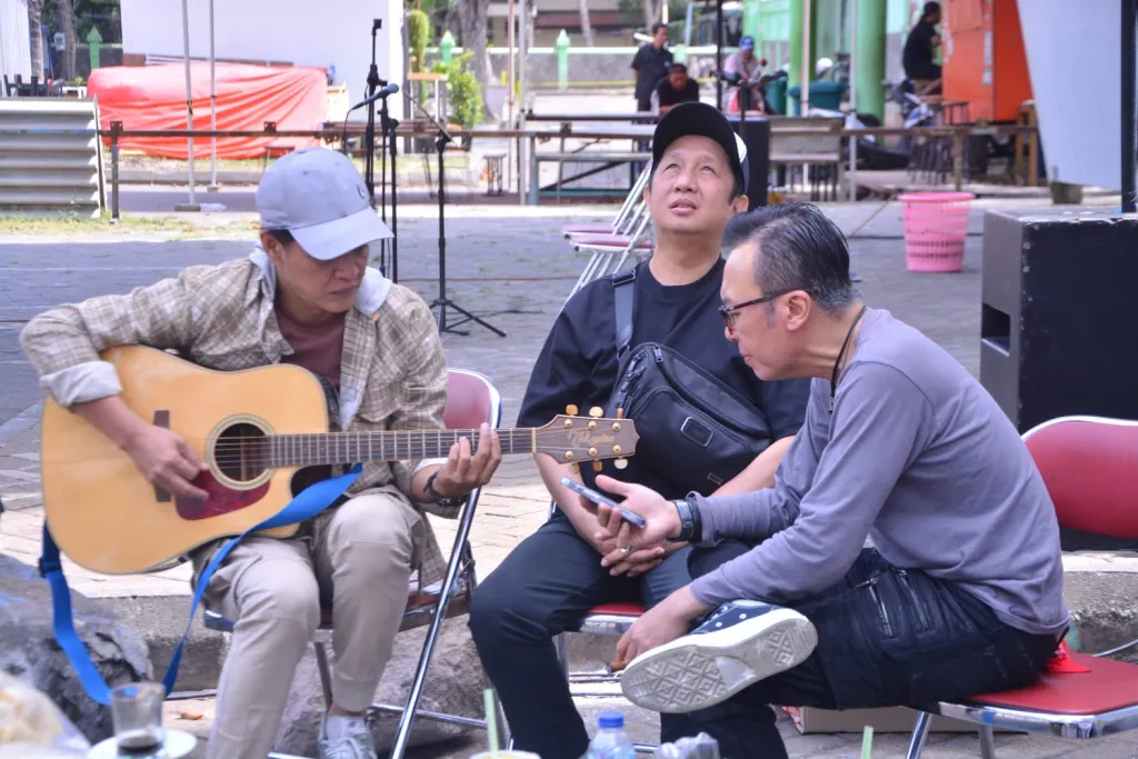 Ari Lasso dan Choirul Umi Bawakan Kangen.