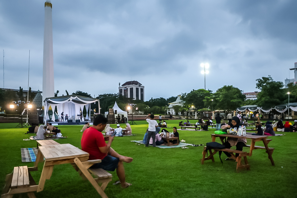 Mini Camping dan Ludruk Tutup Ramadan 2026 di Tugu Pahlawan