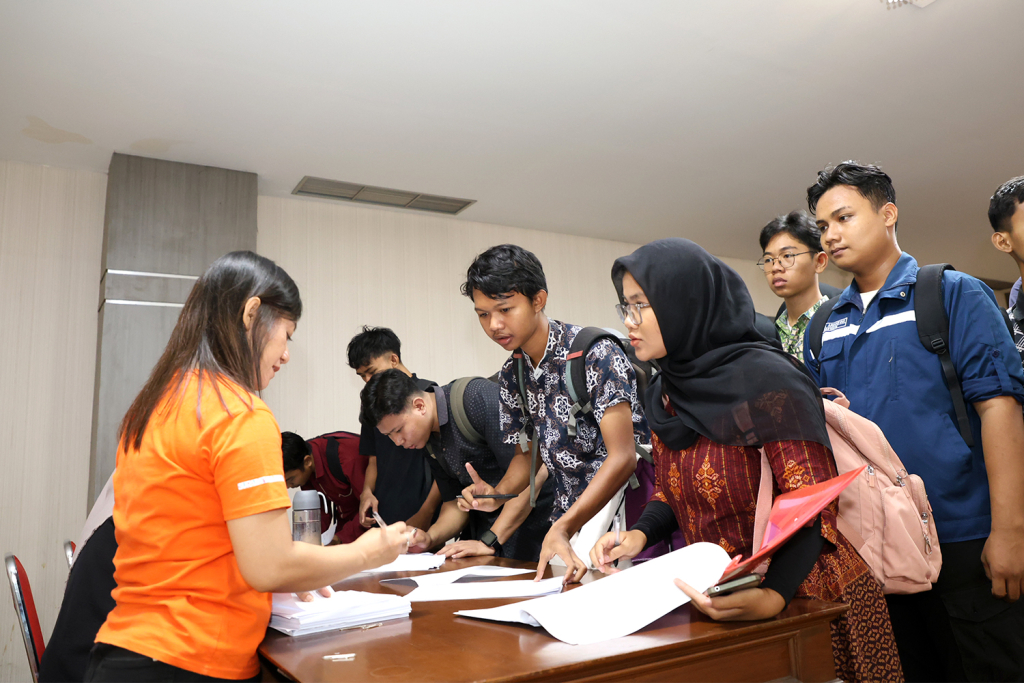 Camat dan Lurah Surabaya Jemput Bola Data Pemuda Belum Kuliah