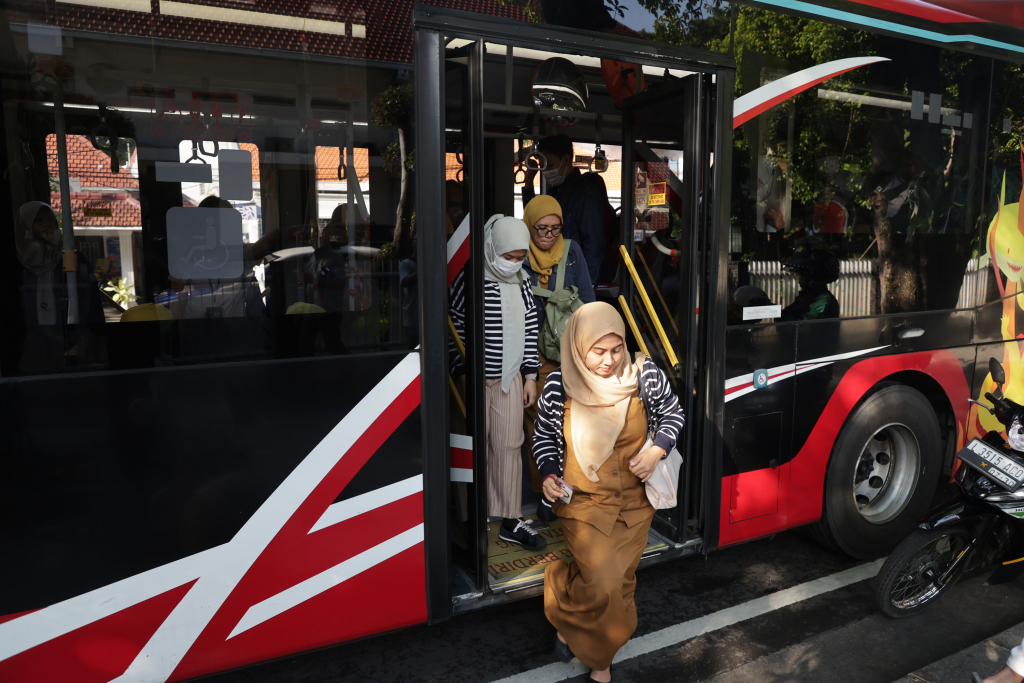 Dishub Evaluasi Sopir Suroboyo Bus dan Wira-Wiri