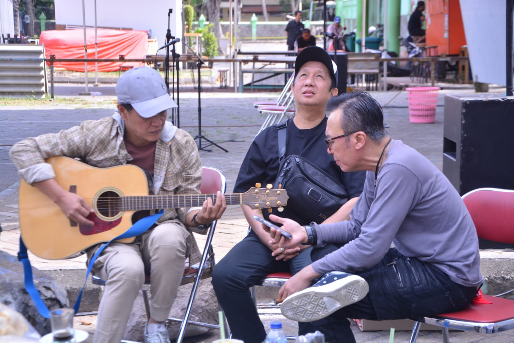 Ari Lasso dan Choirul Umi Bawakan Kangen.