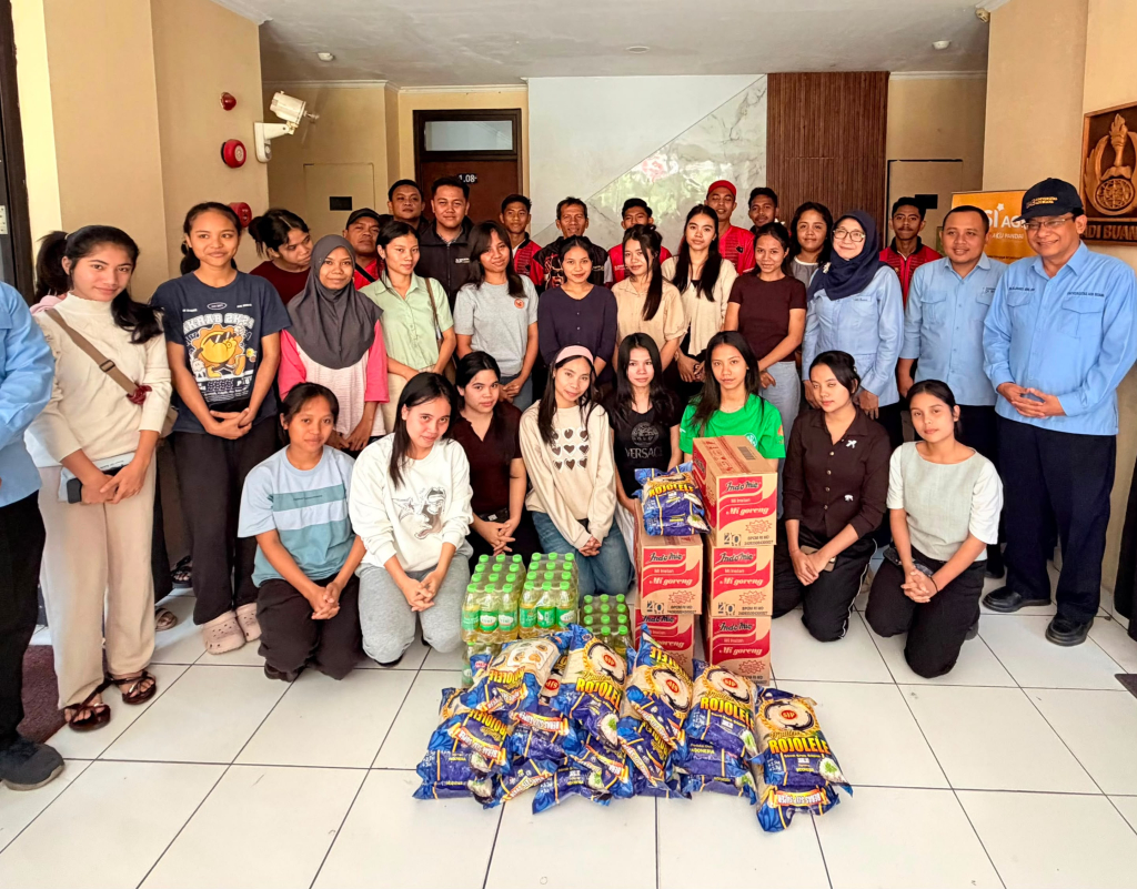 Pemain Soekarno Cup Gotong Royong Bantu Mahasiswa NTT di Surabaya