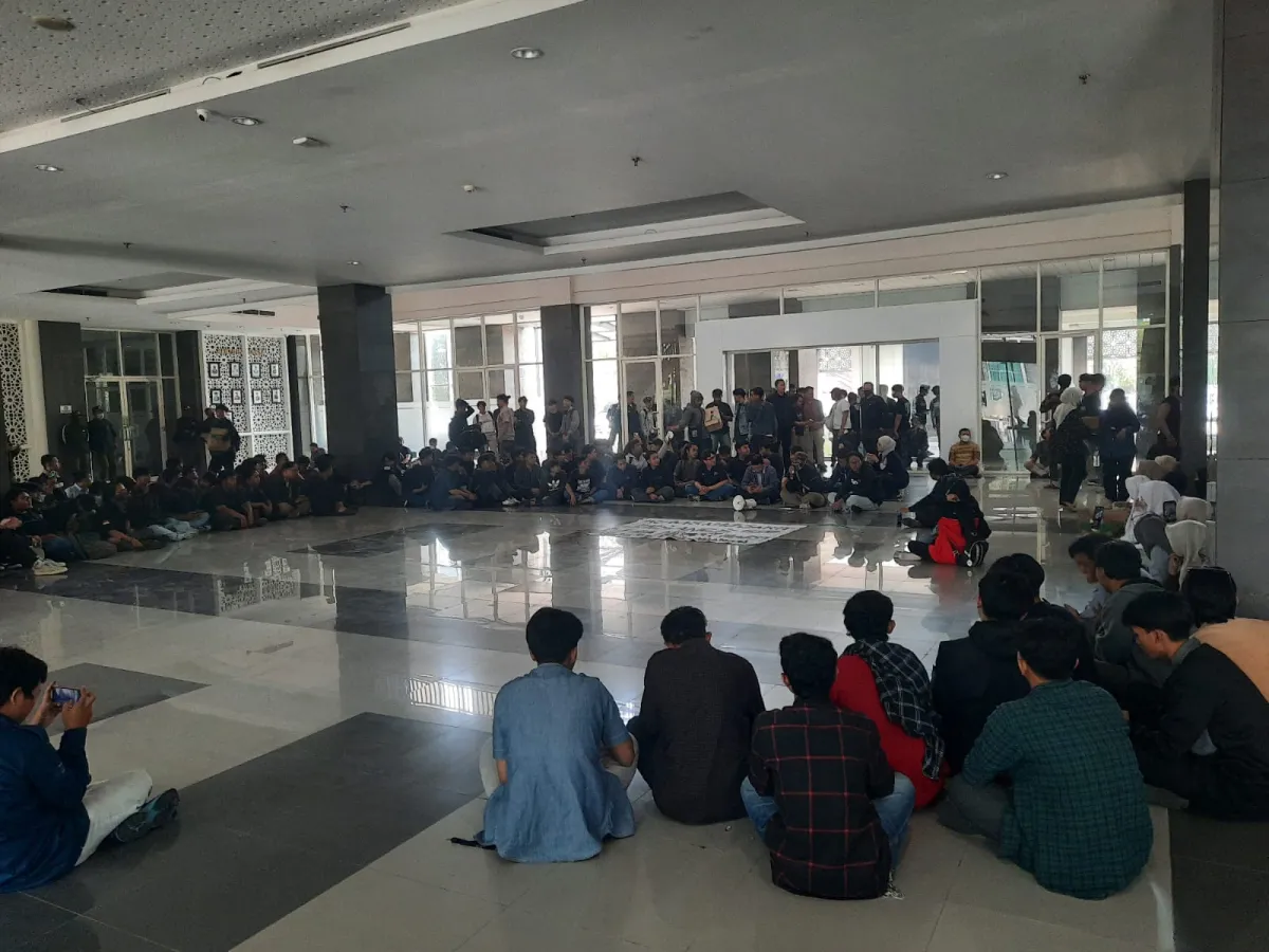 Demo Memanas, Wartawan Sempat Dilarang Masuk UINSA