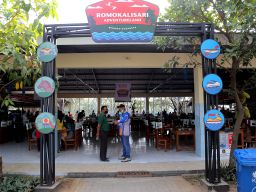 Mini Zoo Romokalisari Adventure Land Kini Dilengkapi Koleksi Satwa Burung