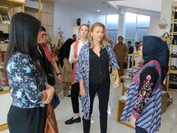 Bersama Perwakilan Kedubes Inggris, Ketua Dekranasda Surabaya Bahas Pengembangan Kawasan Dolly