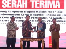 KPK Serahkan Hibah Barang Rampasan Negara Senilai Rp11,756 ke Pemkot Surabaya