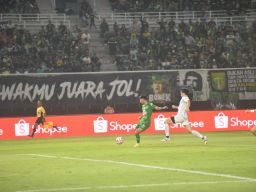 Persebaya Tumbang di Kandang, PSIM Curi Poin di Laga Pembuka Liga 1 2025