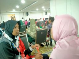 Pelukan Hangat dan Air Mata, Momen Haru Anggota Paskibraka Bertemu Orang Tua