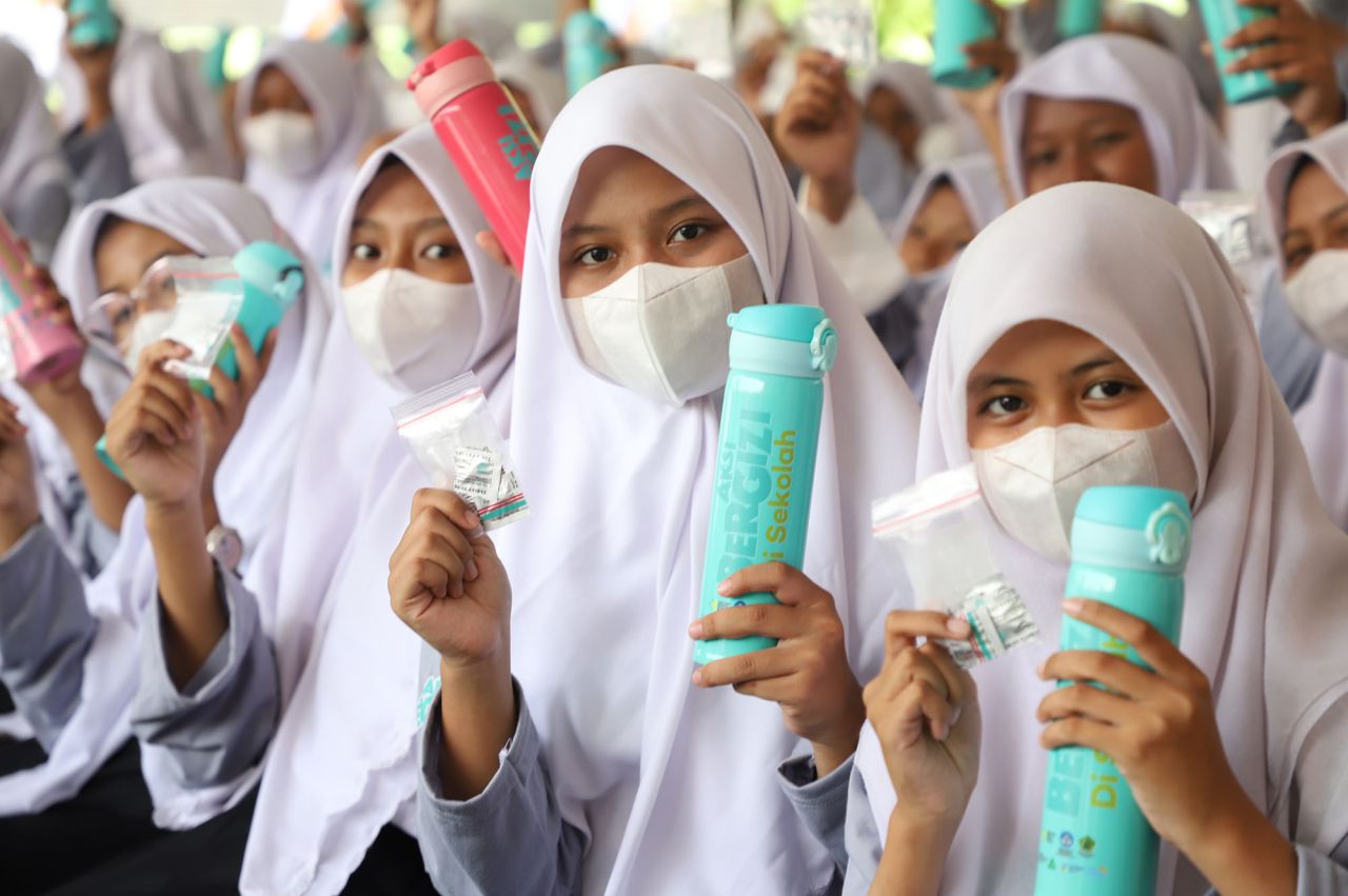 Dinkes Bagikan Tablet Tambah Darah Kepada Siswi SMP Se Surabaya, Ini Tujuannya