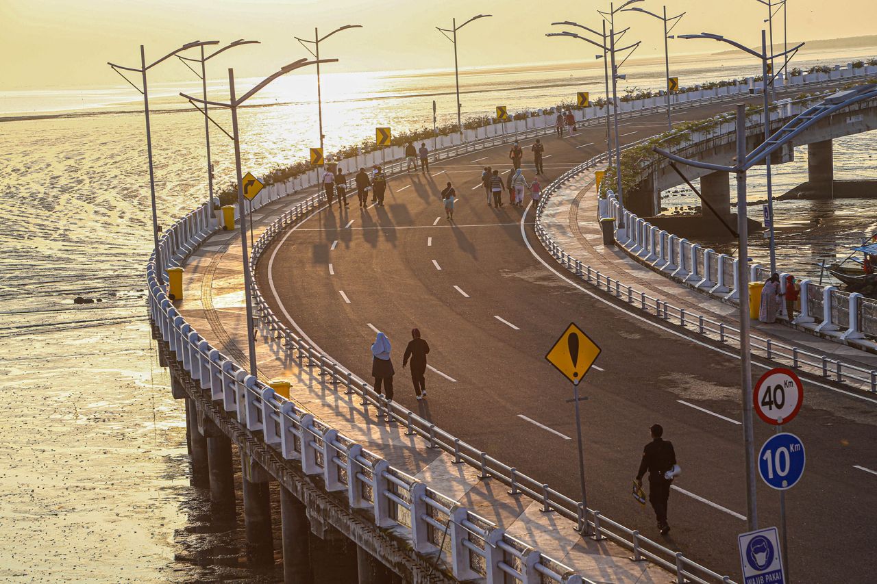 Mulai Hari Ini, Surabaya Auto Fashion di Jembatan Suroboyo Digelar