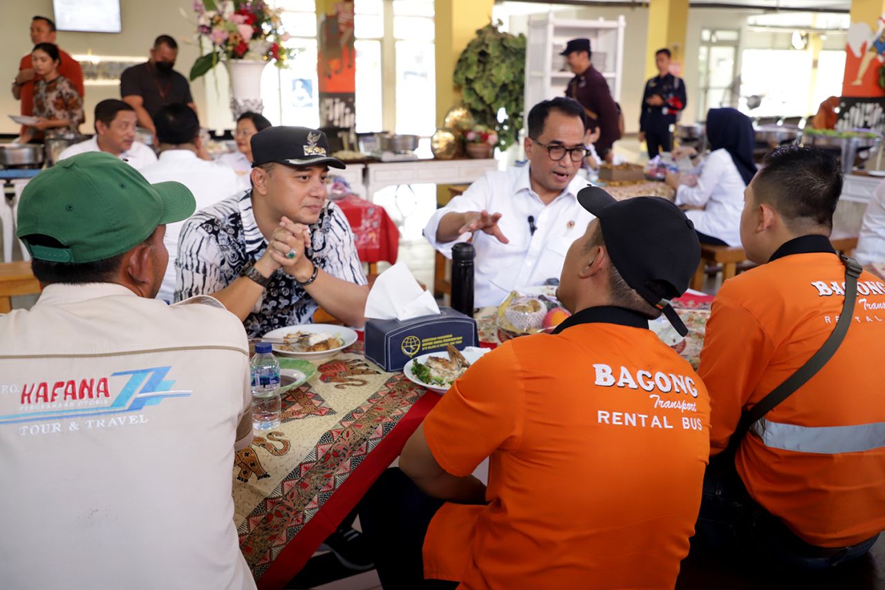 Di Terminal Purabaya, Wali Kota Eri Cahyadi dan Menteri Perhubungan Bahas Realisasi Jalur Ganda KA.