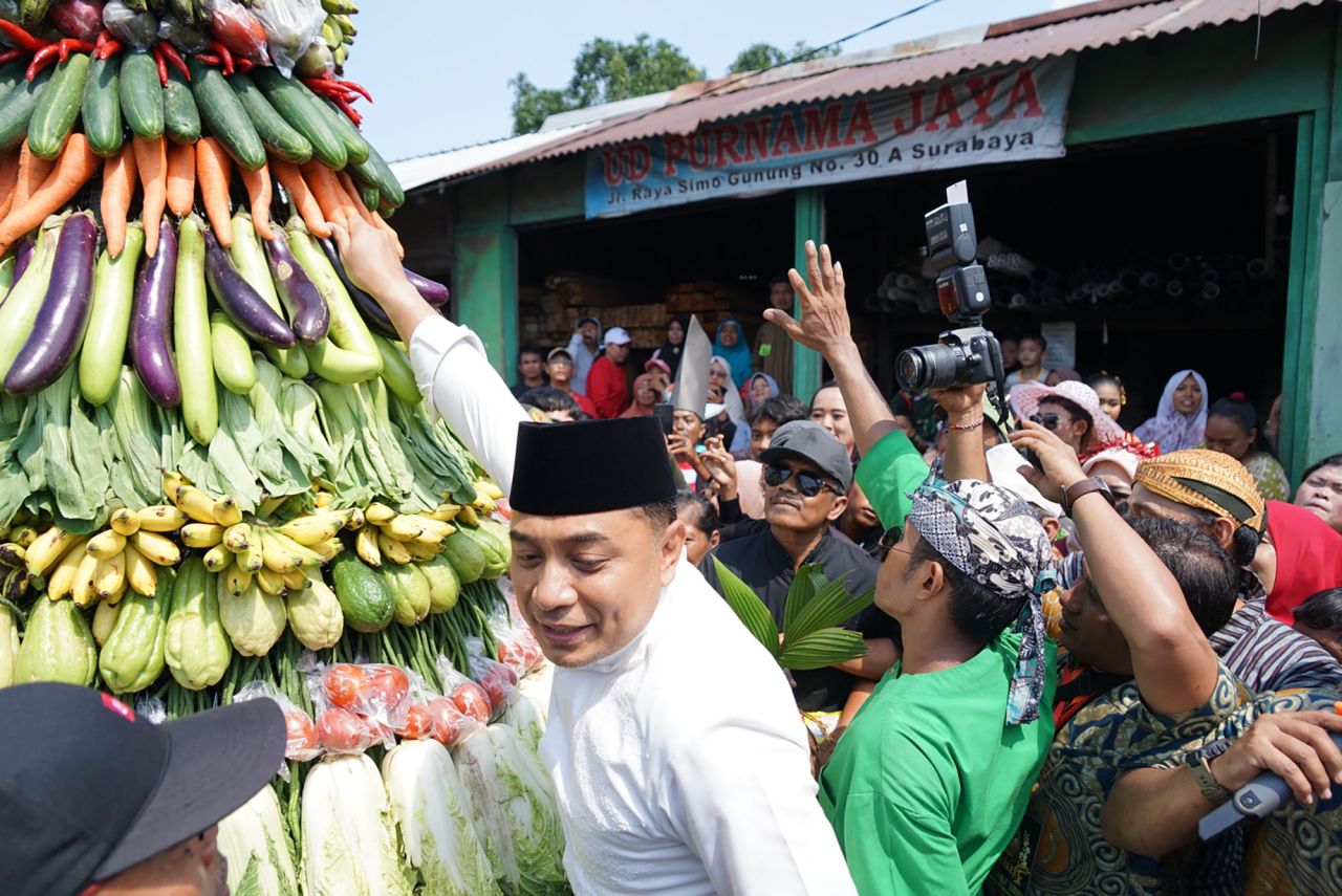 Wihh! 180 Tumpeng Warnai Bersih Desa Simo Gunung Barat