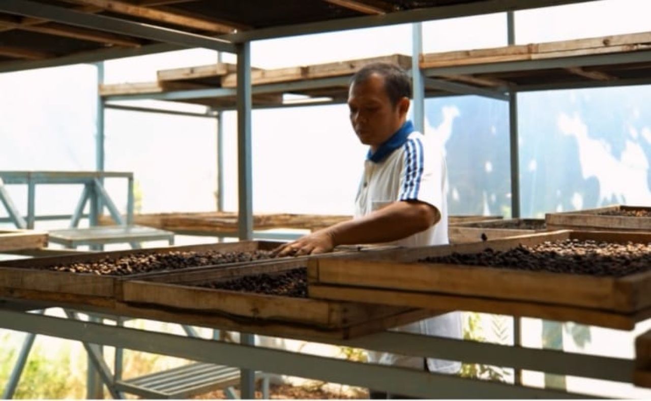 Endrias Bambang, Founder Koperasi Produsen Kopi Wonosalam, salah satu dampingan Program Communal Branding Dinas Koperasi dan UKM Prov. Jawa Timur
